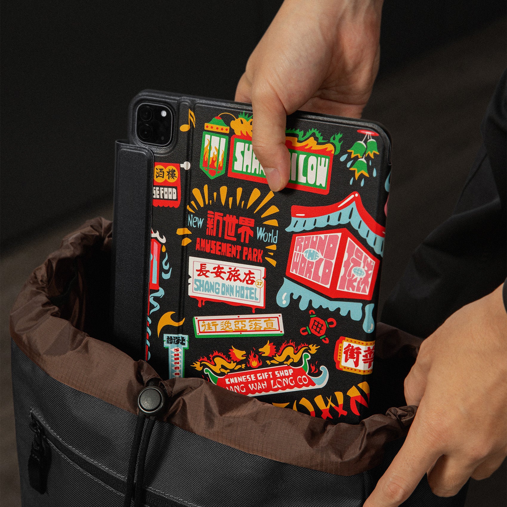 tomtoc OCHM 11 Inch Ultra Slim Lightweight Magnetic Case - Black
