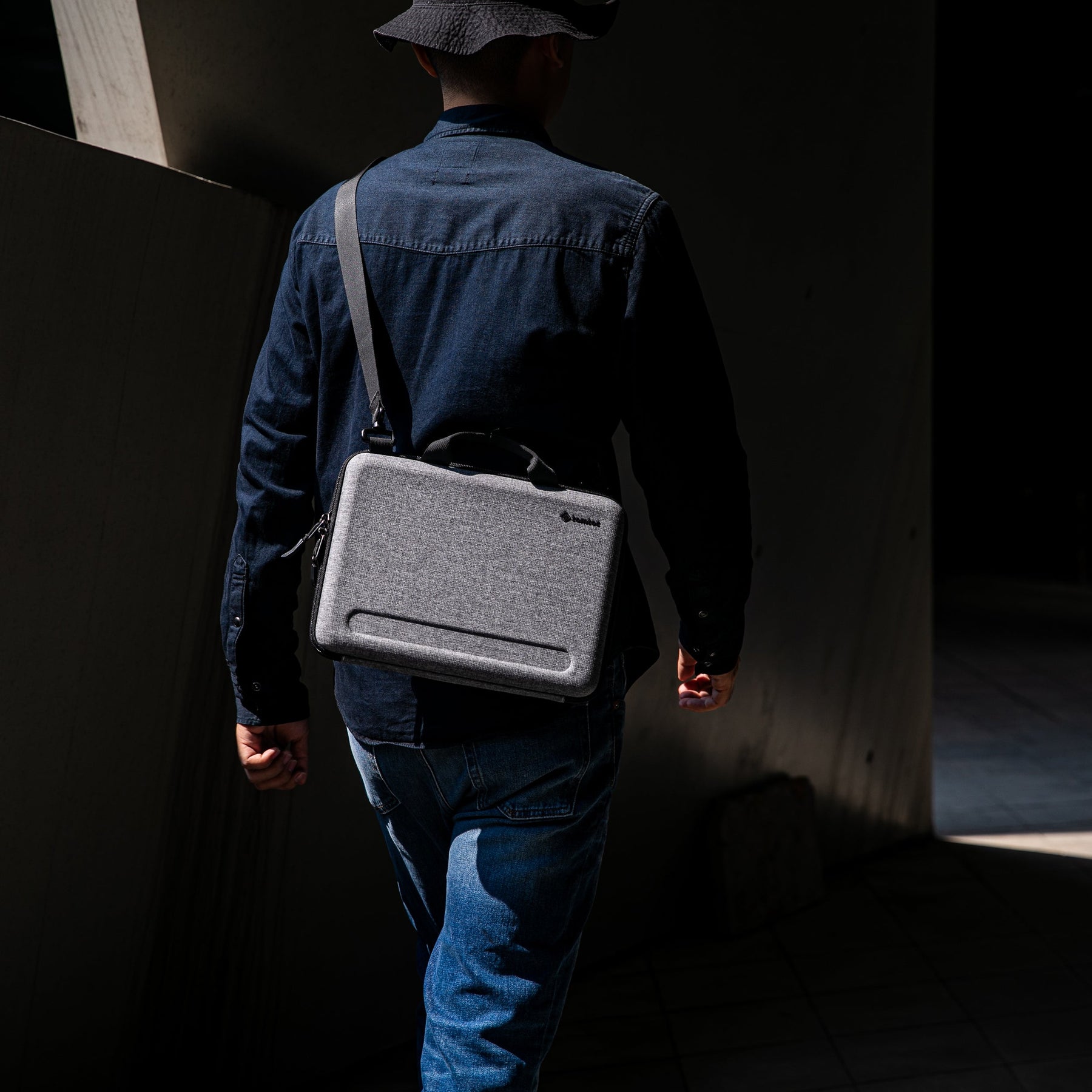 tomtoc A25 Fanny Case for Macbook 13 Inch