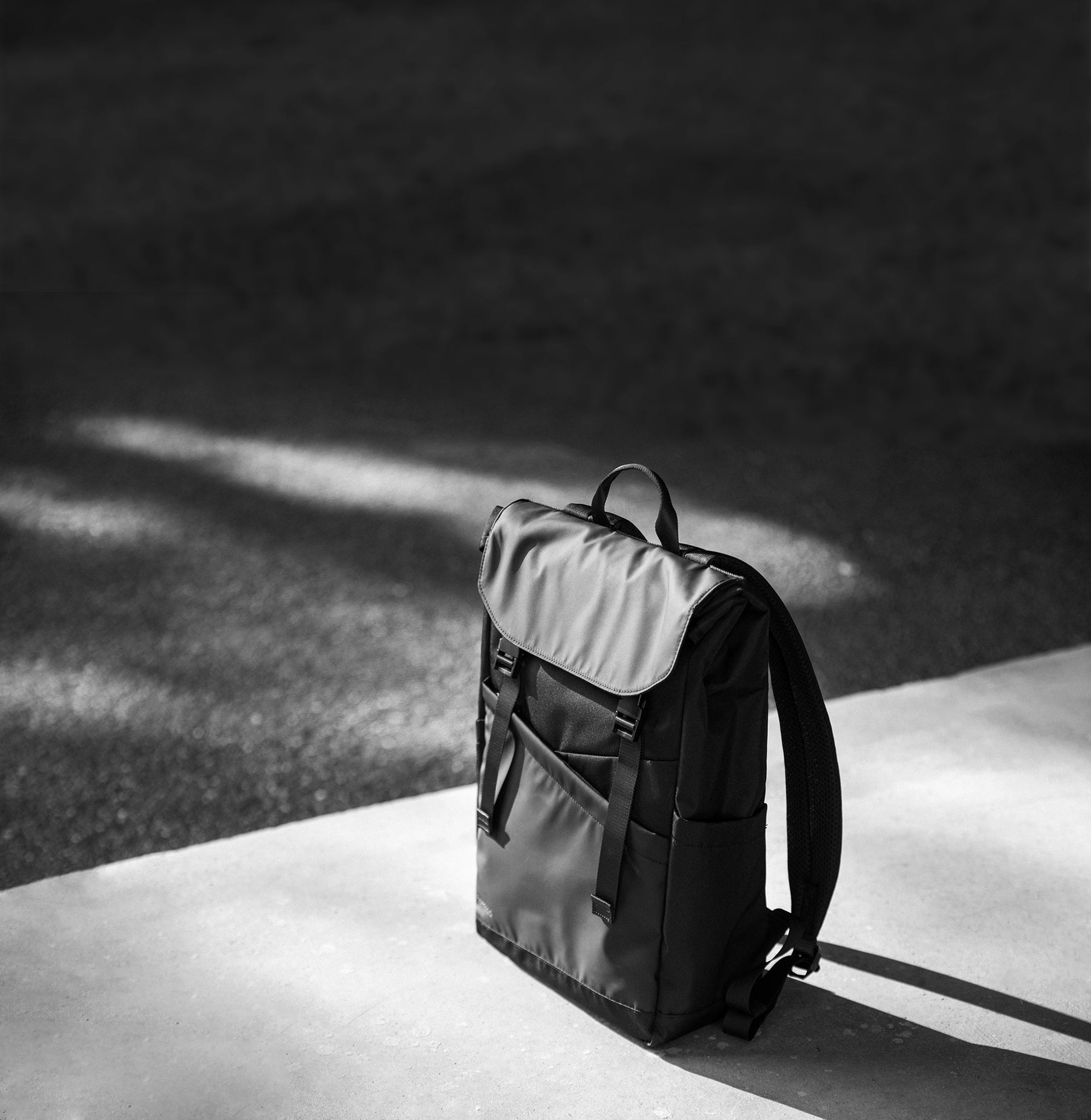 tomtoc 16 Inch Flap Lightweight & Water-Resistant Laptop Backpack - Meteorite