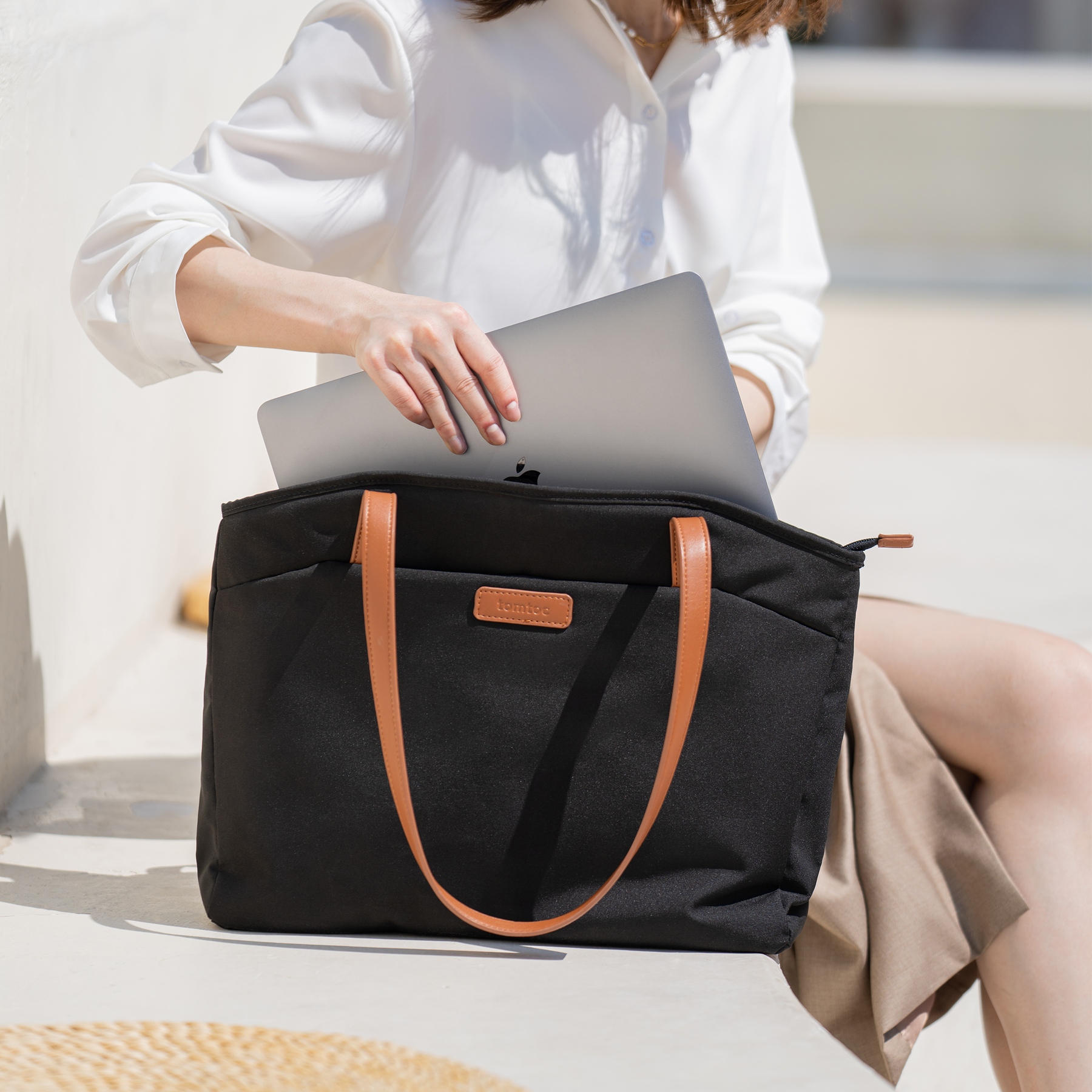 tomtoc 16 Inch Lady Laptop Tote Bag Women Bag Ladies Bag Black